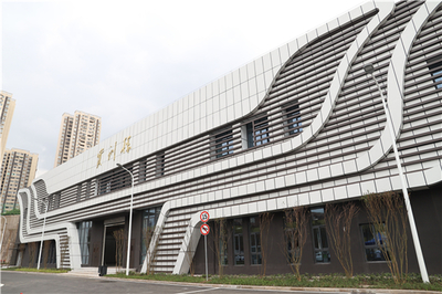 重慶公共運輸職業學院優化教學架構，設立六個二級學院以強化技術服務